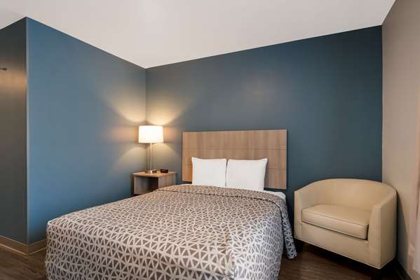 Suite - WoodSpring Suites Airport Grand Rapids