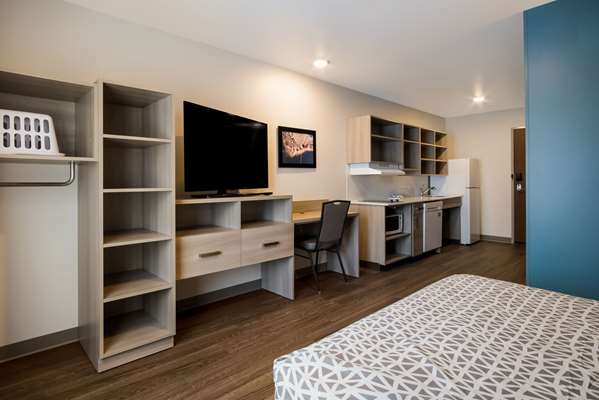 Suite - WoodSpring Suites Airport Grand Rapids