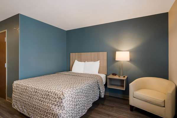 Suite - WoodSpring Suites Airport Grand Rapids