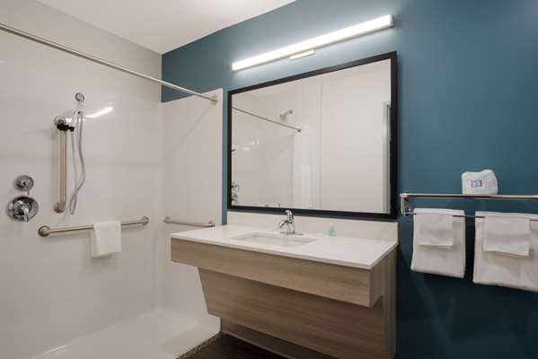  - WoodSpring Suites Airport Grand Rapids