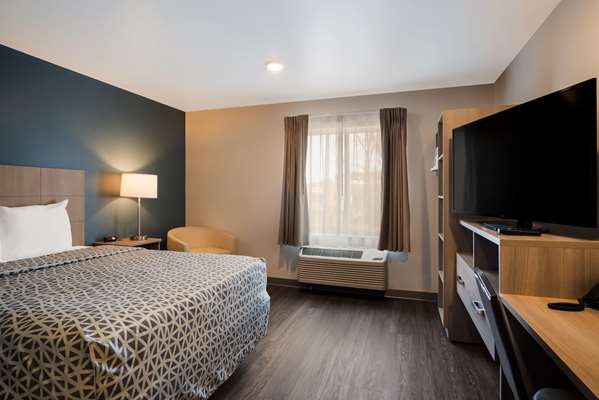 Suite - WoodSpring Suites Airport Grand Rapids