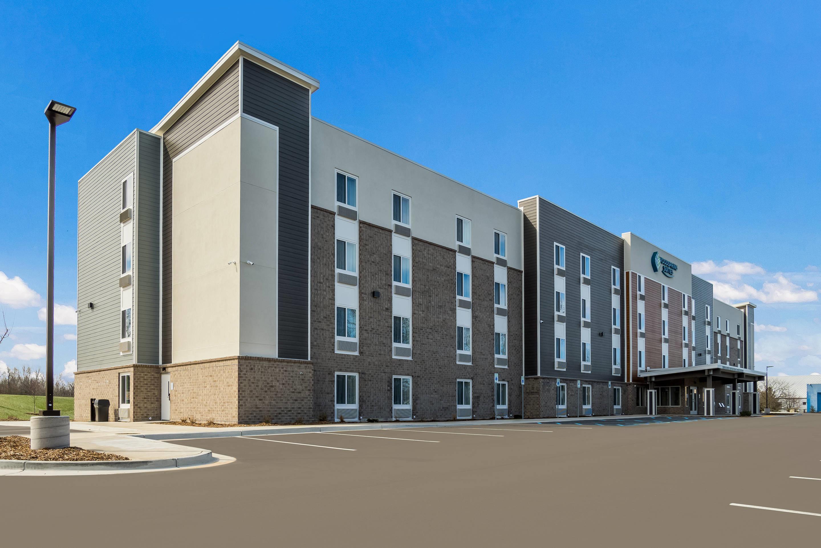 Hotel exterior | WoodSpring Suites Grand Rapids Kentwood