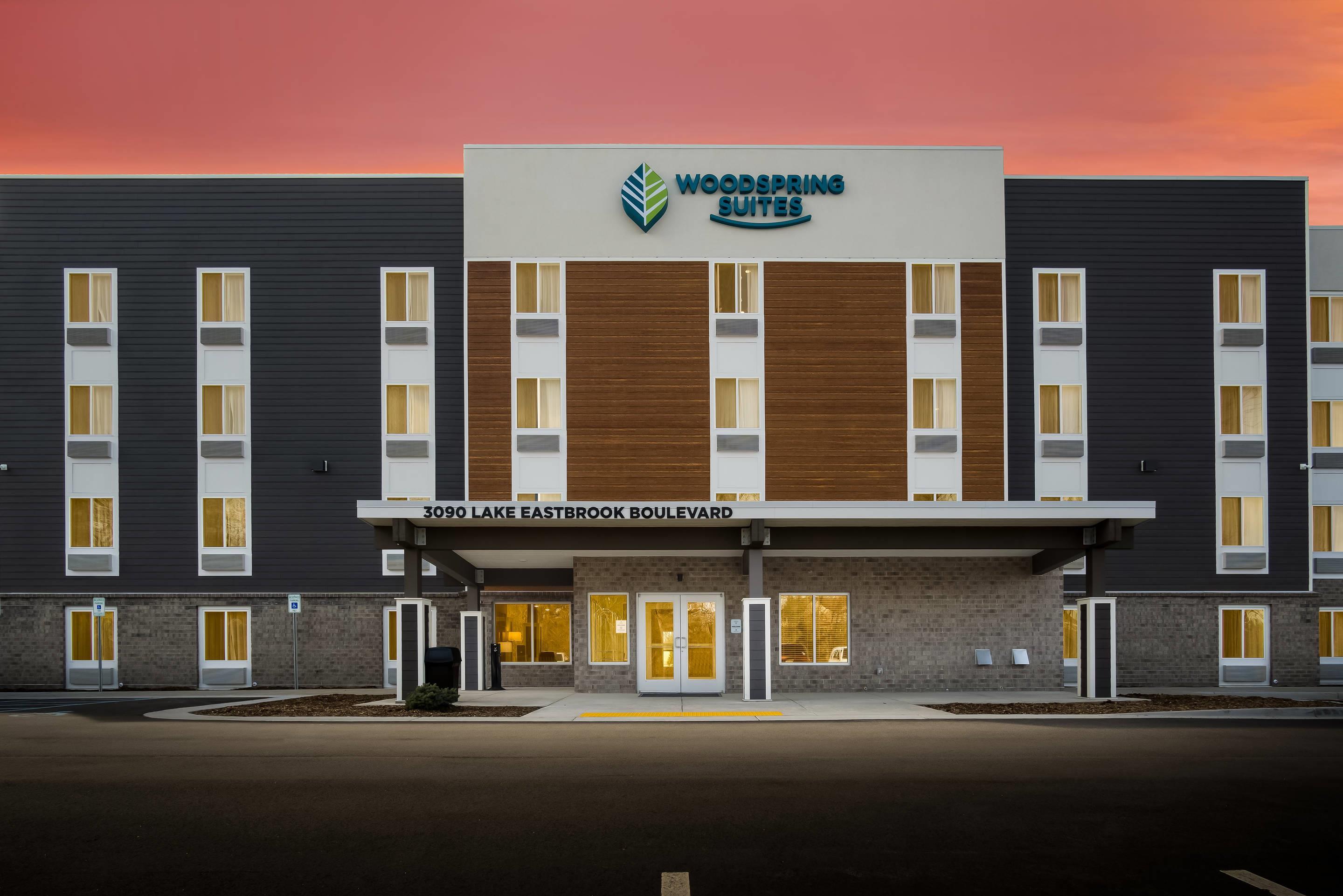 Twilight | WoodSpring Suites Grand Rapids Kentwood