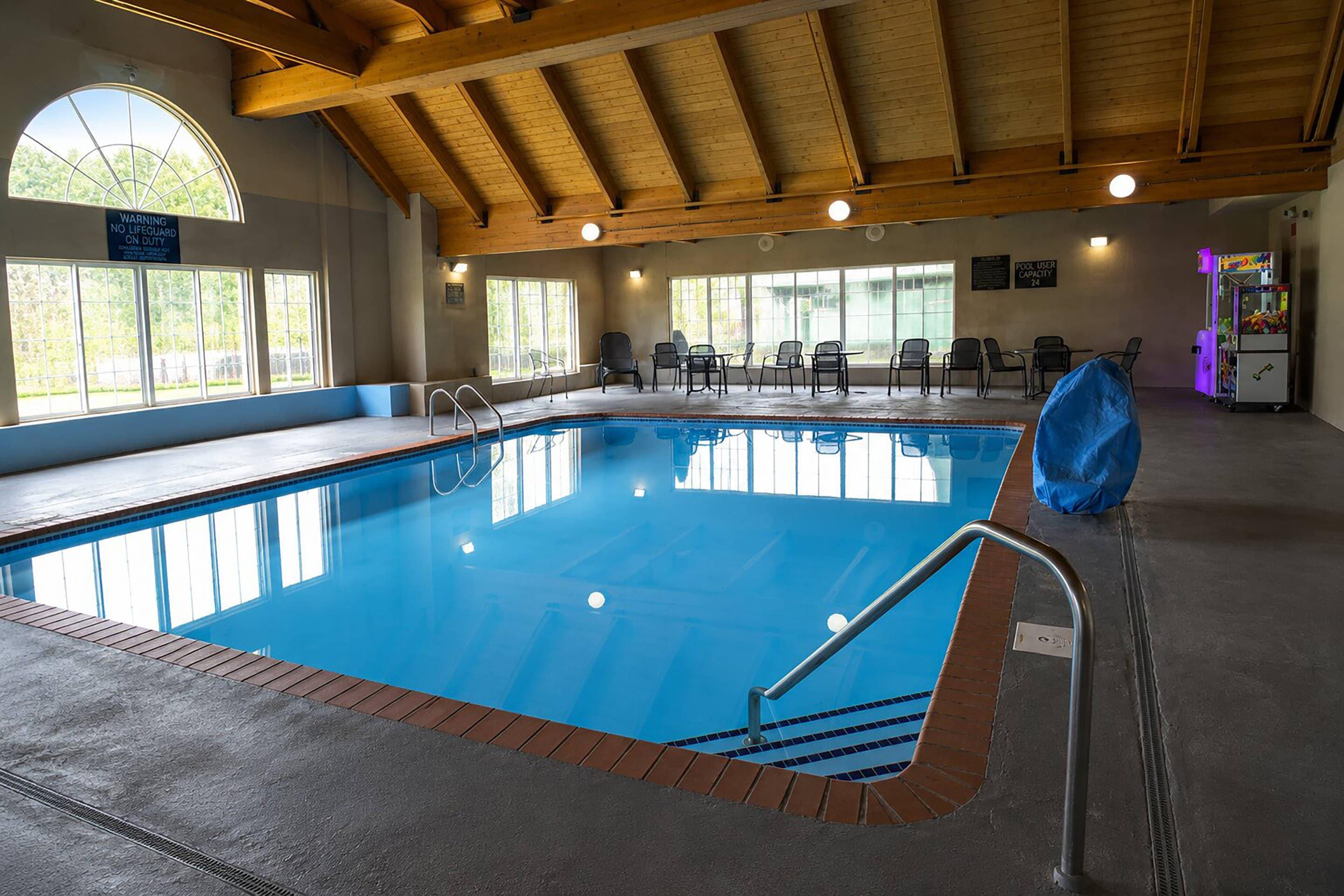Indoor pool | Duluth Inn & Suites Near Spirit Mountain