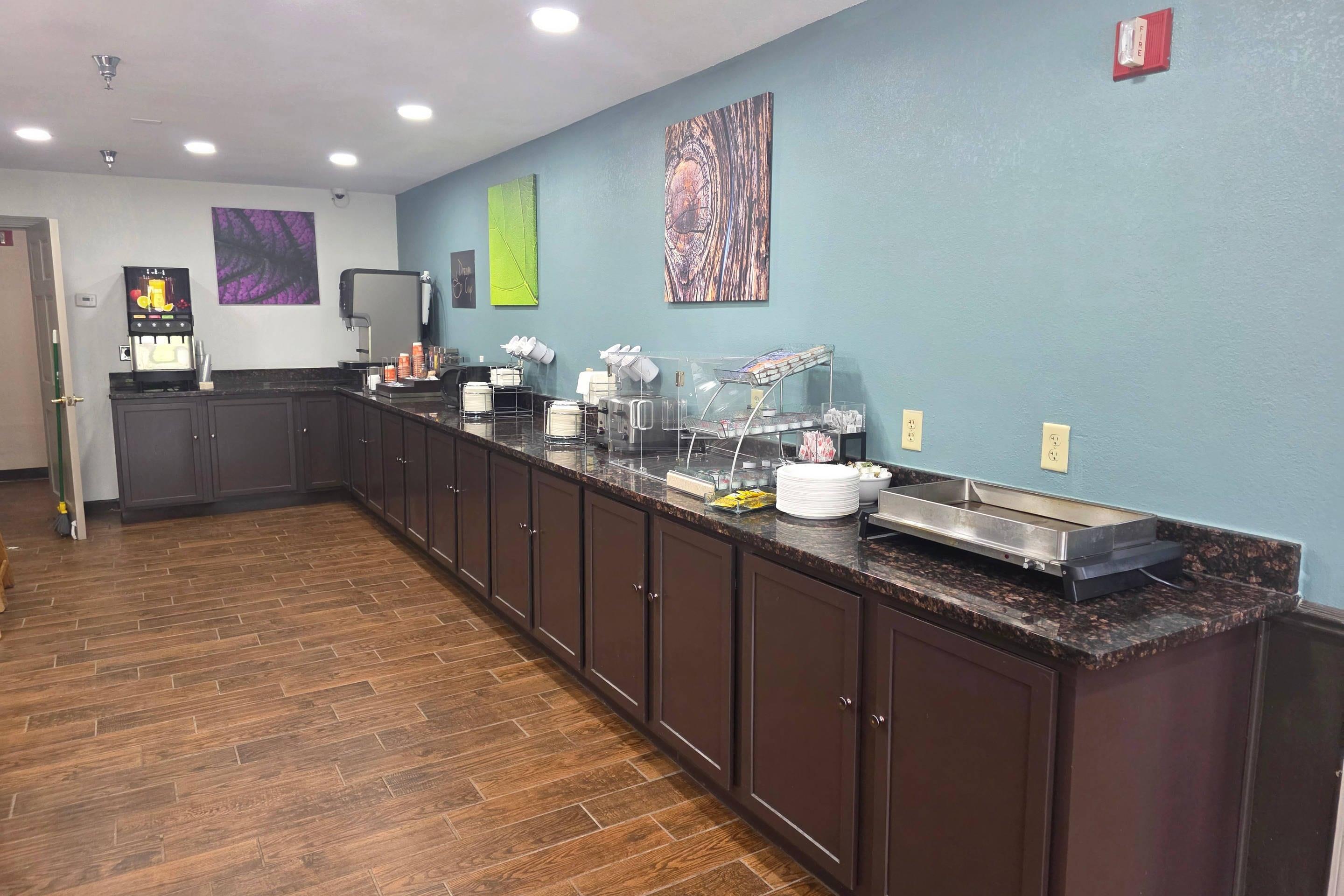 Breakfast area | Sleep Inn & Suites near Spirit Mountain