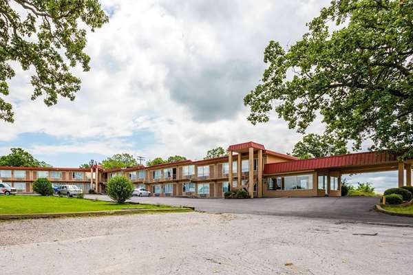 Exterior view - Days Inn Batesville