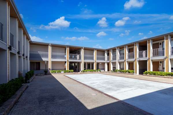 Exterior view - Signature Inn Galleria Houston