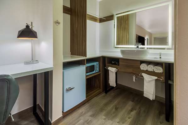  - Signature Inn Galleria Houston