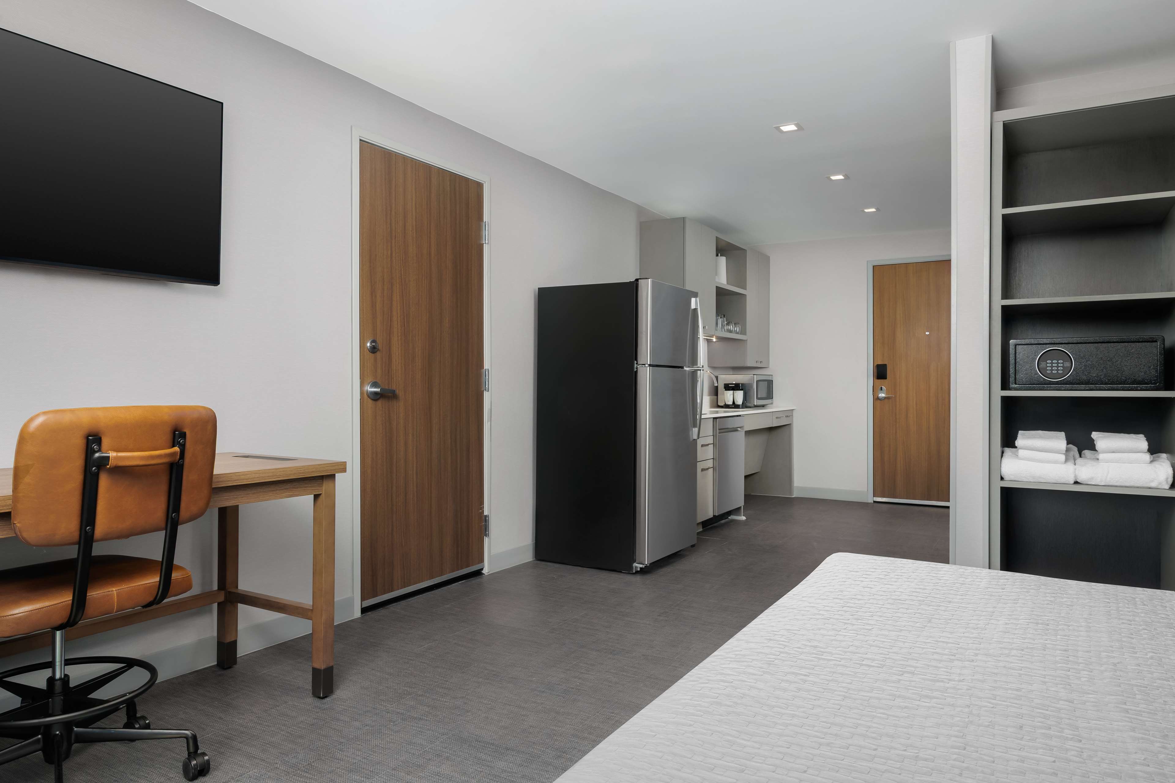 Homewood Suites By Hilton Newport Cincinnati Room Type - 1 KING STUDIO W/SOFA BED