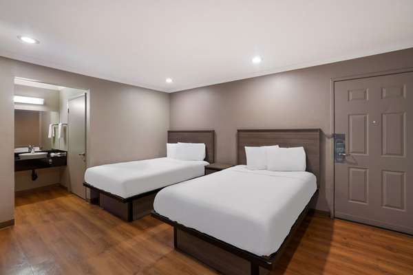  - Econo Lodge Vallejo - I-80, Exit 32