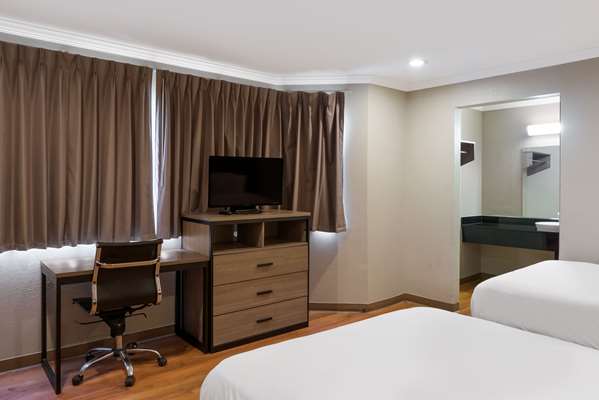  - Econo Lodge Vallejo - I-80, Exit 32