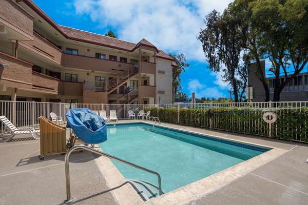 Pool - Econo Lodge Vallejo - I-80, Exit 32