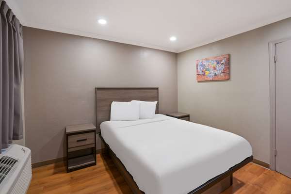  - Econo Lodge Vallejo - I-80, Exit 32