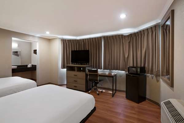  - Econo Lodge Vallejo - I-80, Exit 32