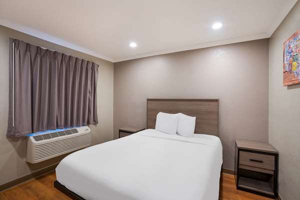  - Econo Lodge Vallejo - I-80, Exit 32