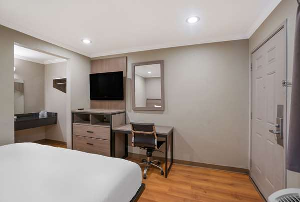  - Econo Lodge Vallejo - I-80, Exit 32