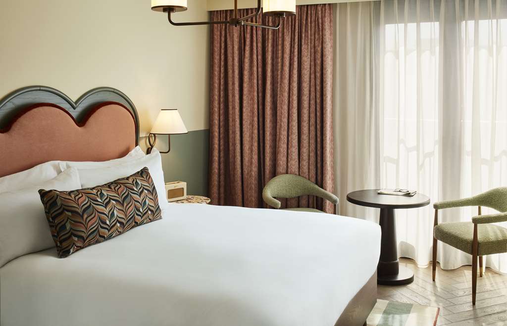 Guest photo