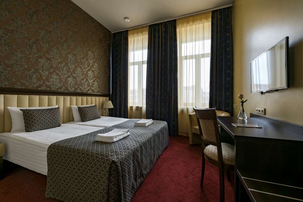 CONGRESS HOTEL-guestroom-Guest Room,On-Site.jpg