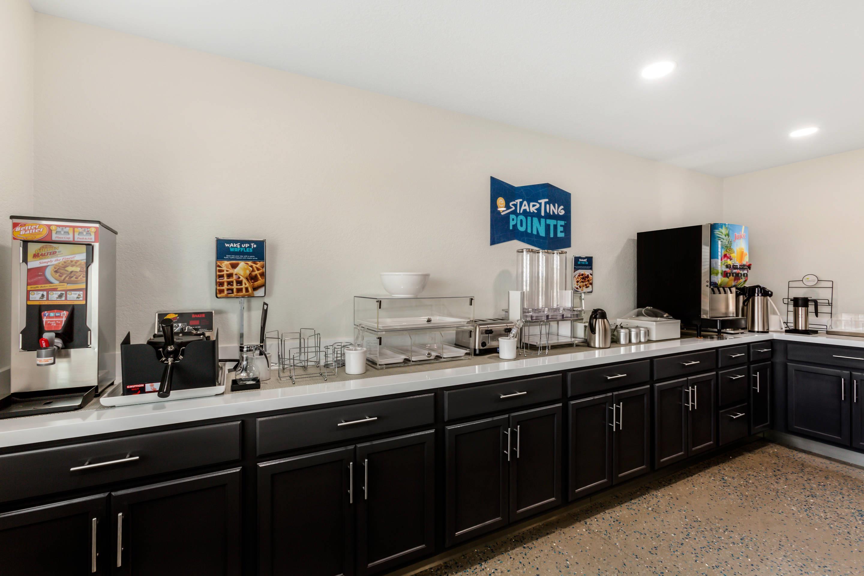 Breakfast area | Clarion Pointe Prescott Valley