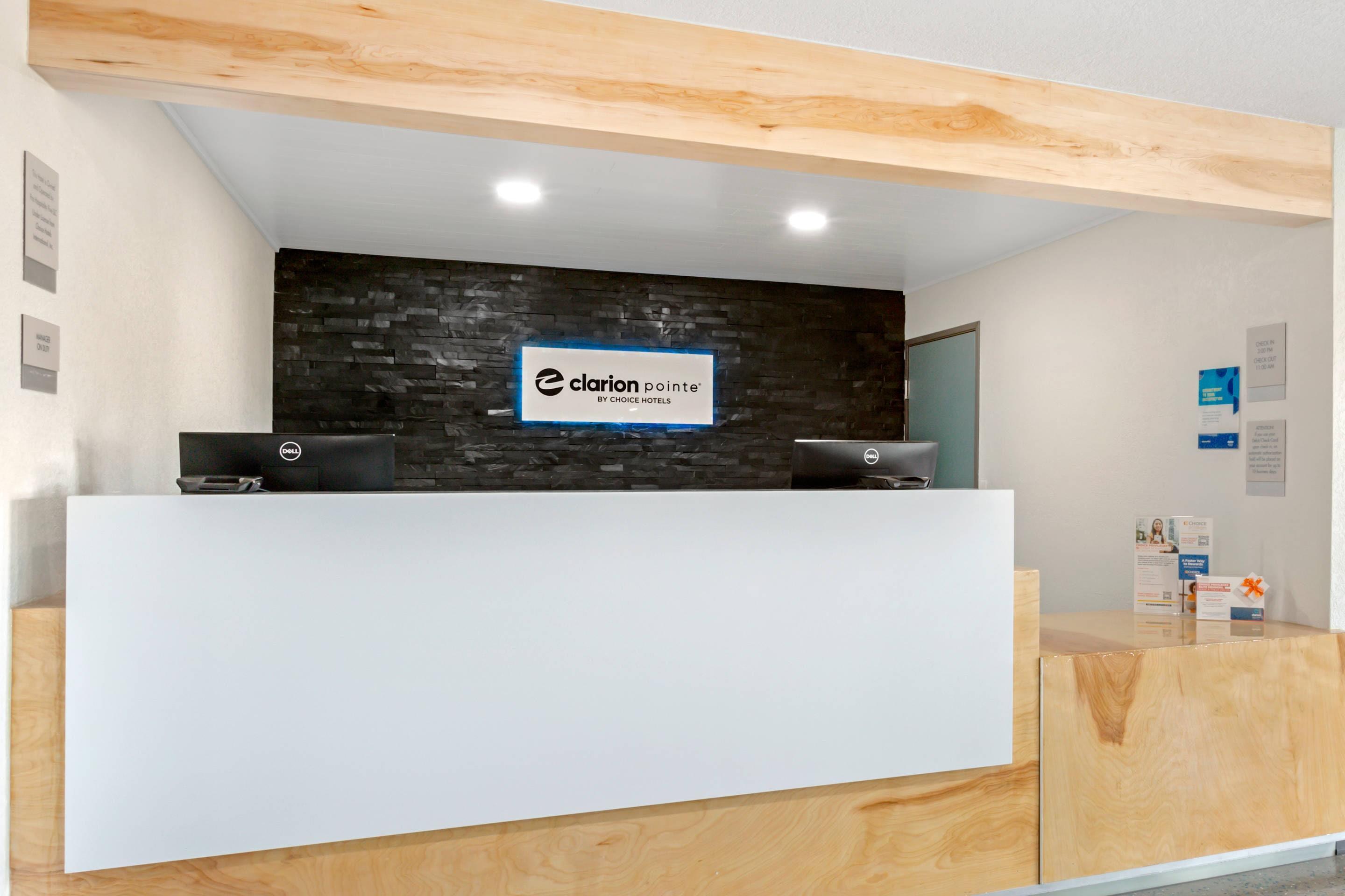 Front desk | Clarion Pointe Prescott Valley