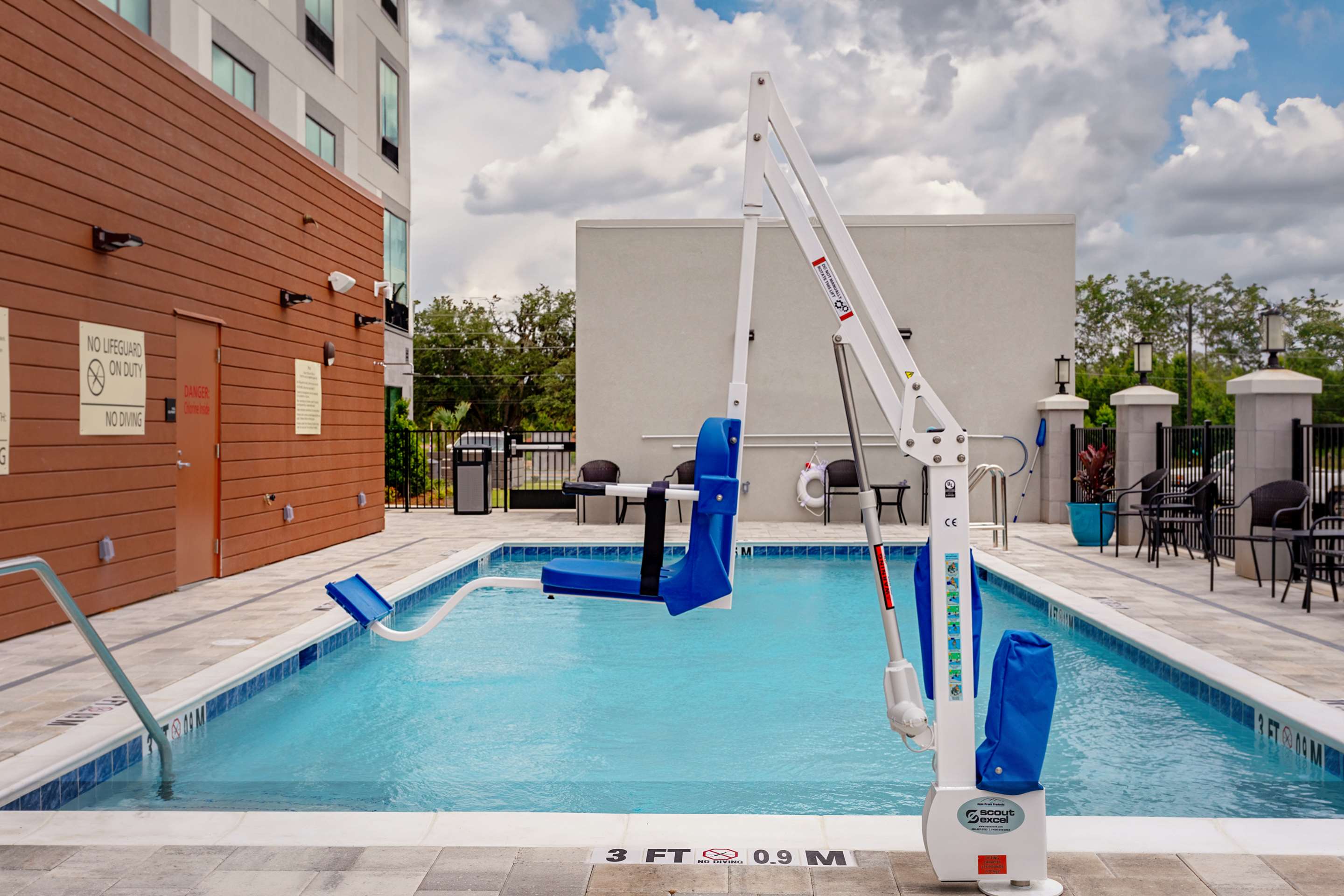 Pool | Hampton Inn Marianna I-10