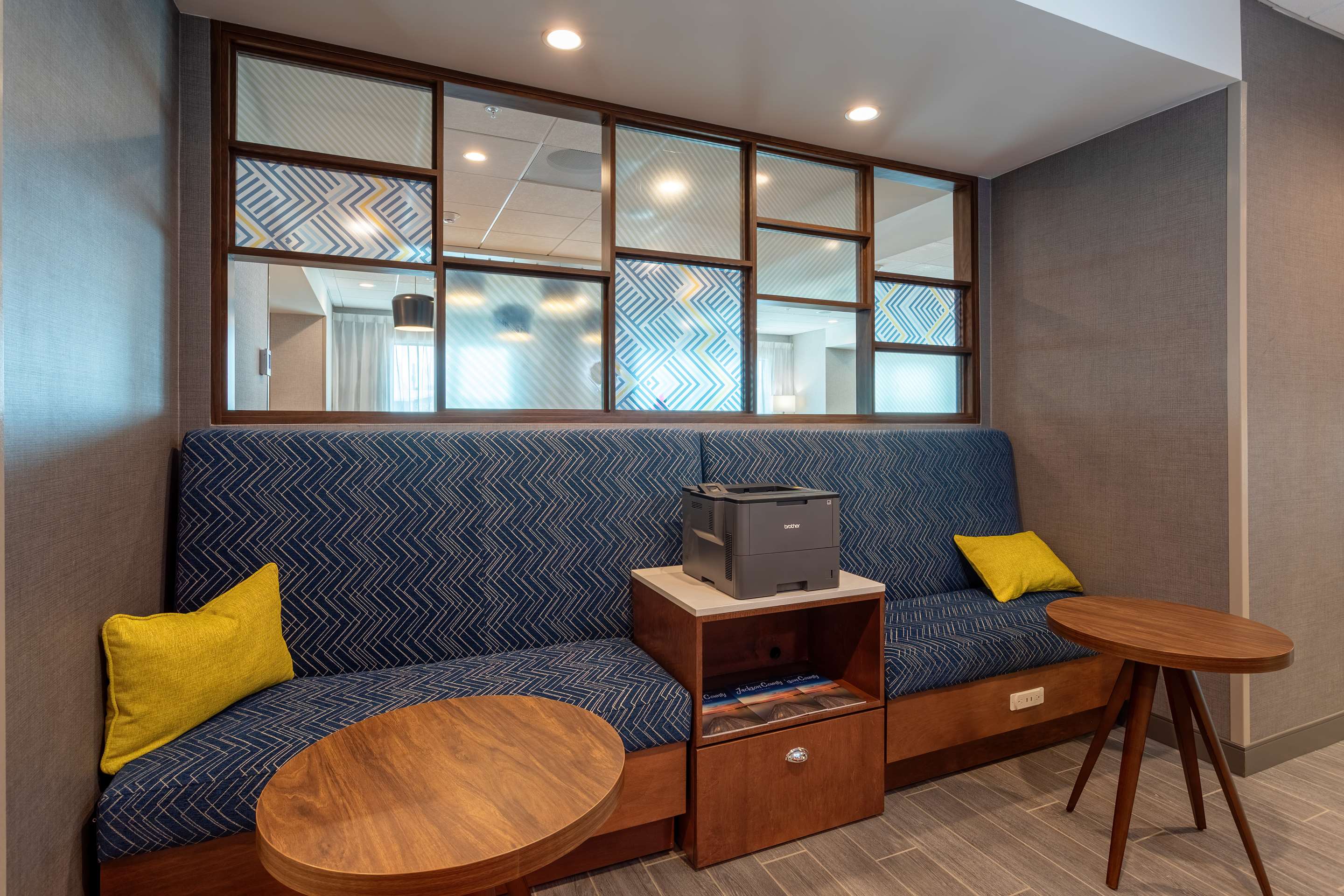 Business Center | Hampton Inn Marianna I-10
