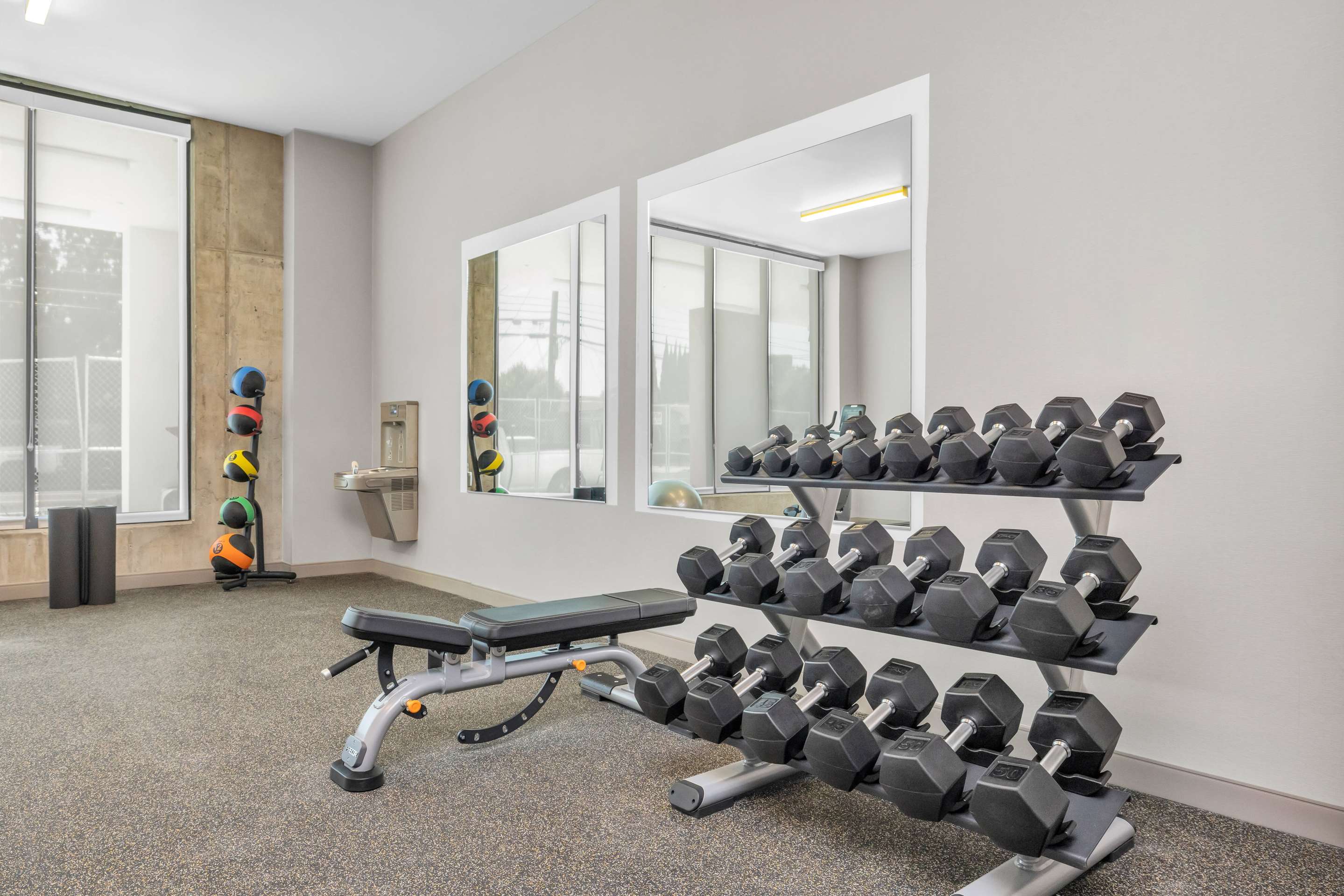 Health club fitness center gym | La Quinta Inn & Suites by Wyndham San Jose Silicon Valley