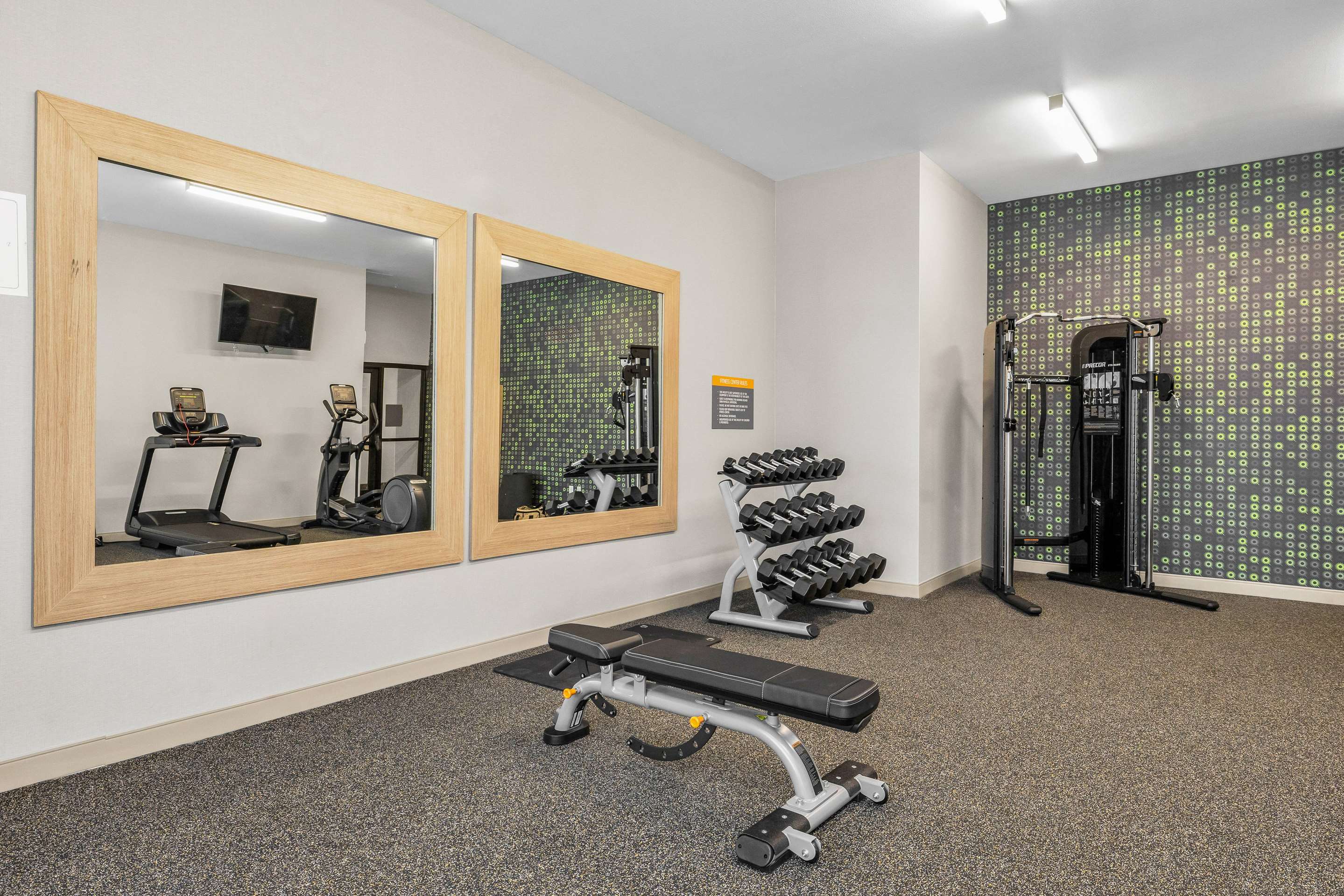 Health club fitness center gym | La Quinta Inn & Suites by Wyndham San Jose Silicon Valley