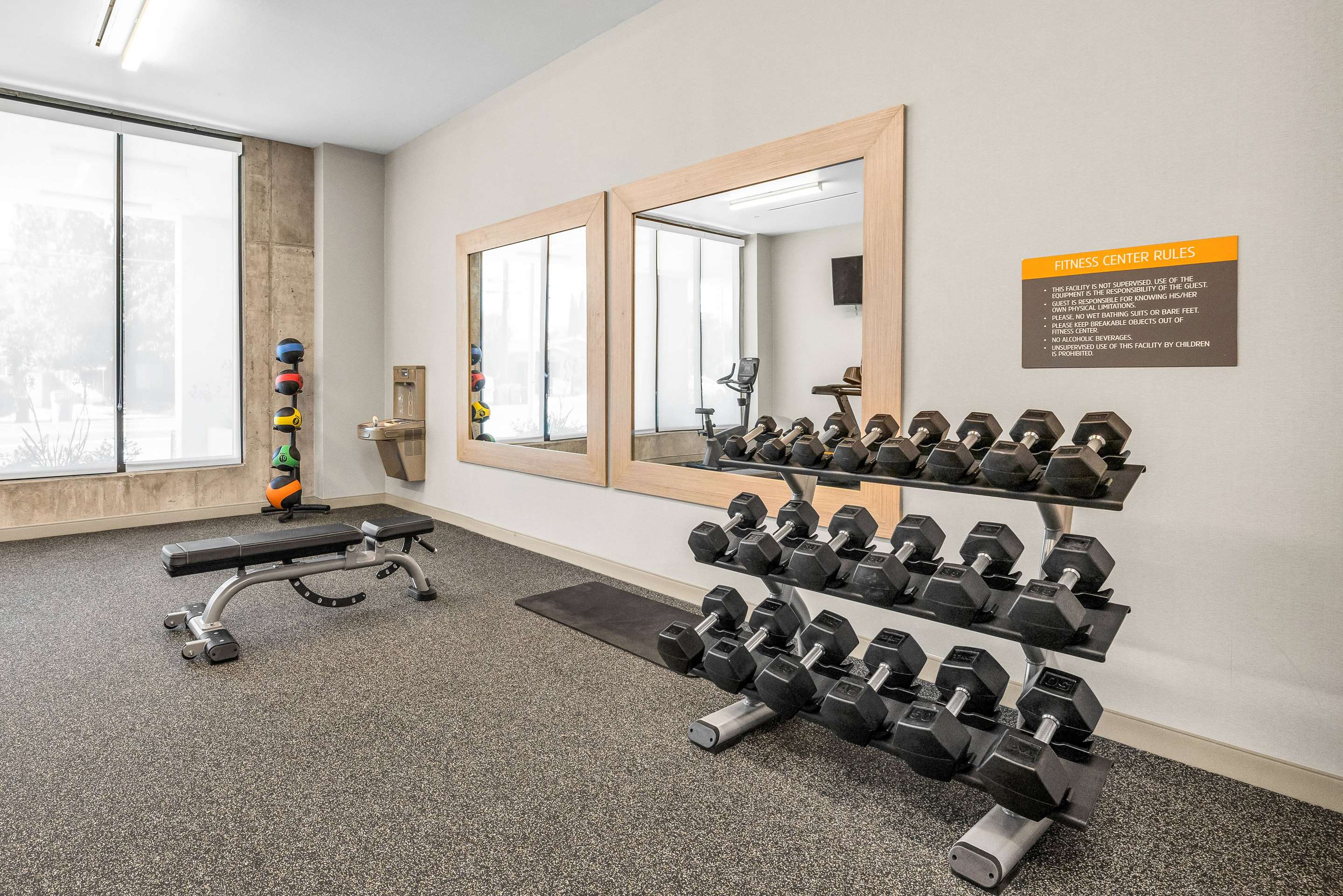 Health club fitness center gym | La Quinta Inn & Suites by Wyndham San Jose Silicon Valley