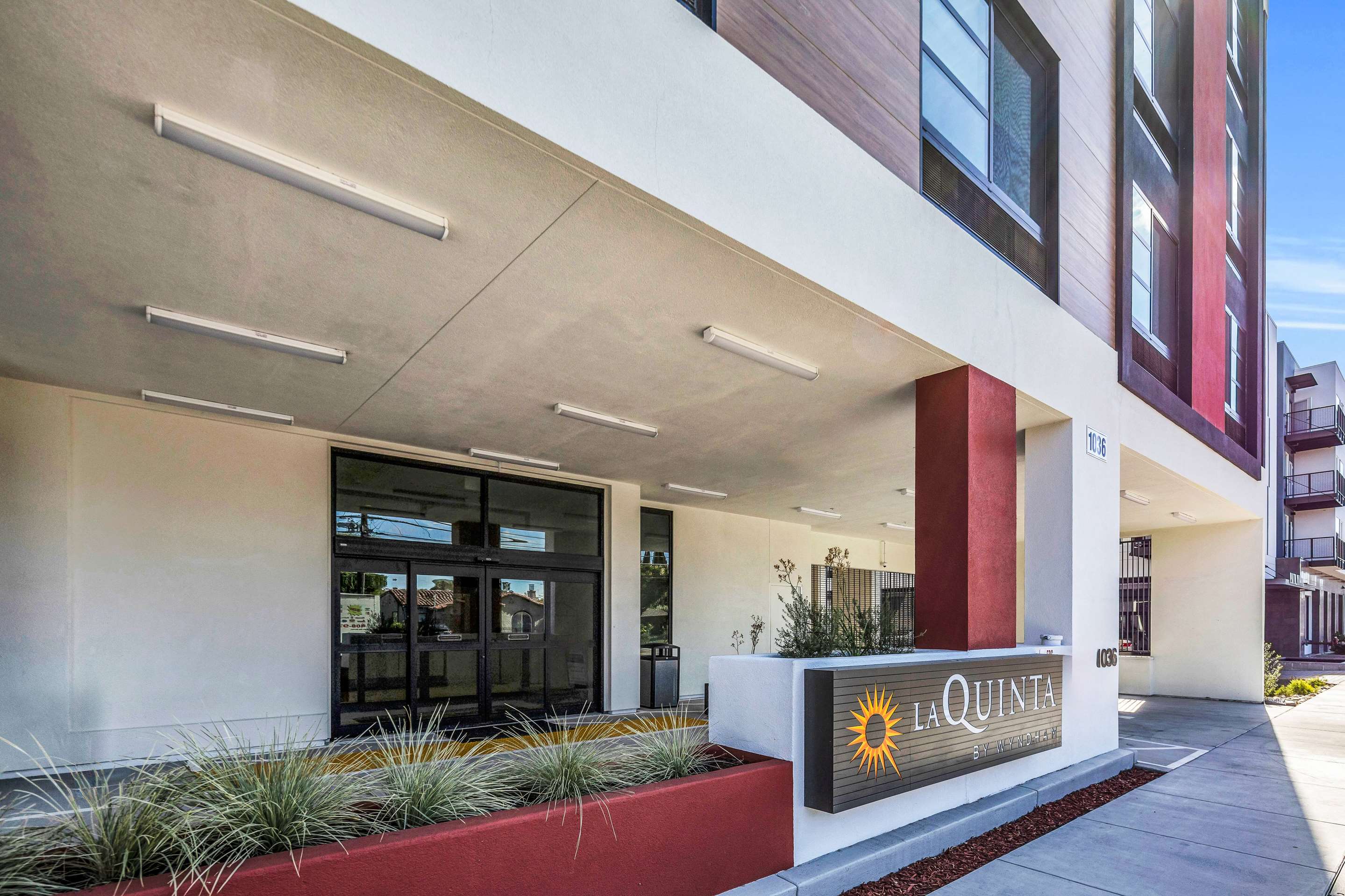 Exterior | La Quinta Inn & Suites by Wyndham San Jose Silicon Valley