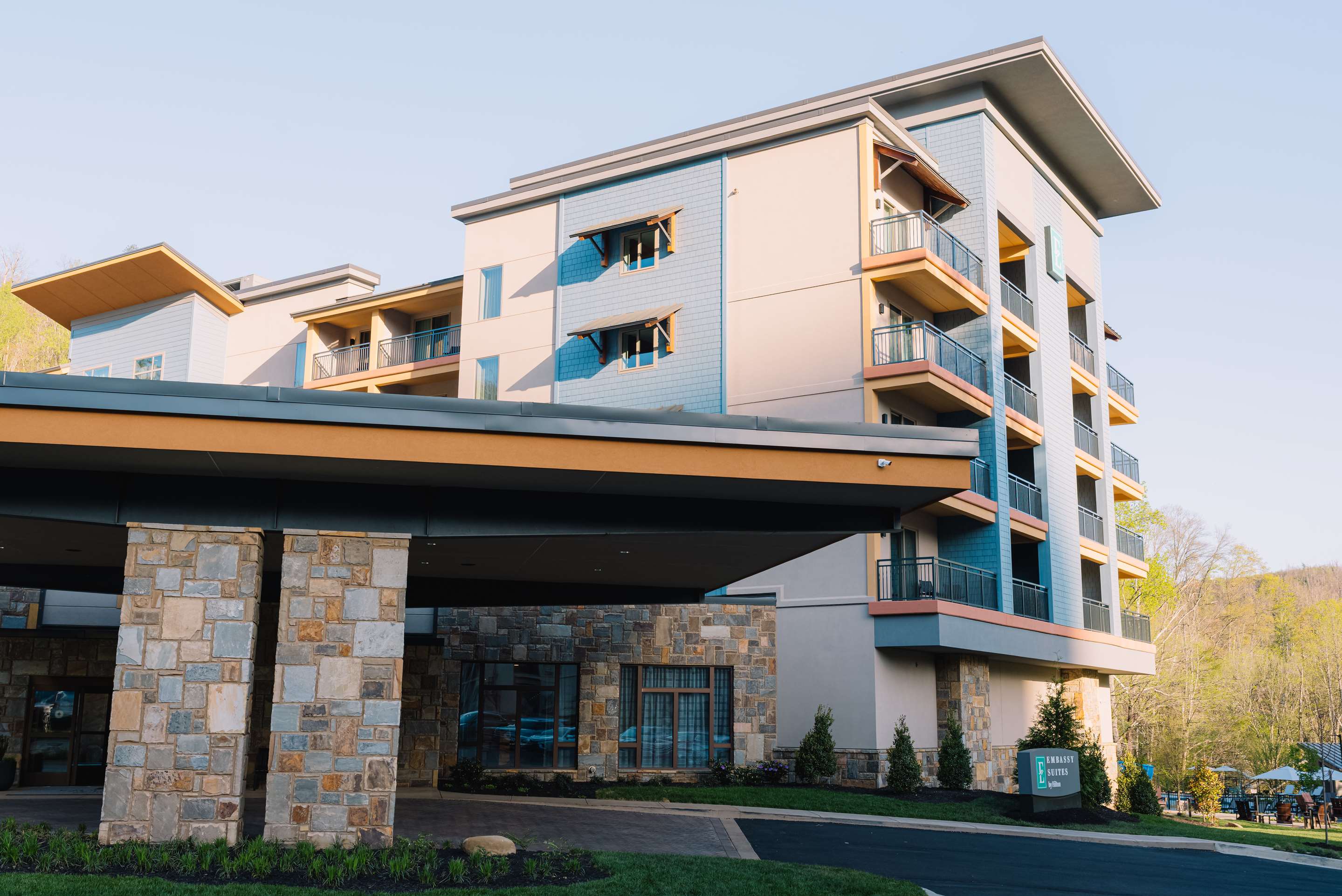Exterior | Embassy Suites By Hilton Gatlinburg Resort