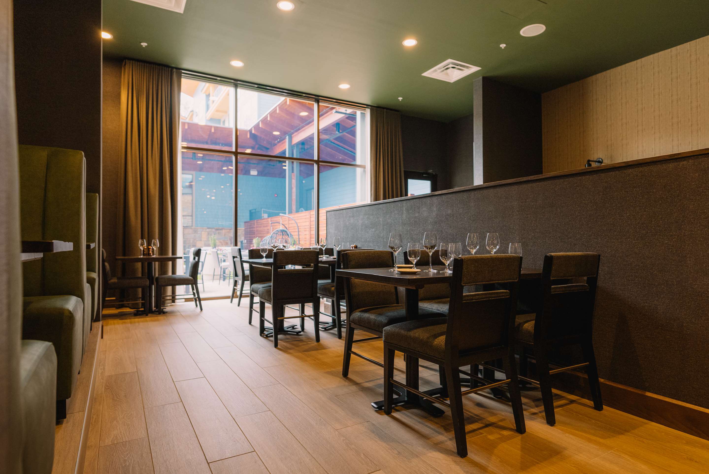 Restaurant | Embassy Suites By Hilton Gatlinburg Resort