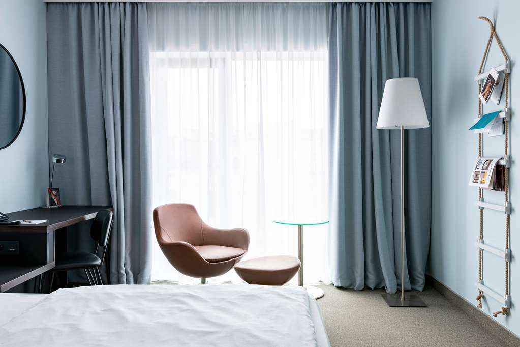 Vienna House Andels Cracow-guestroom-Guest Room,On-Site.jpg