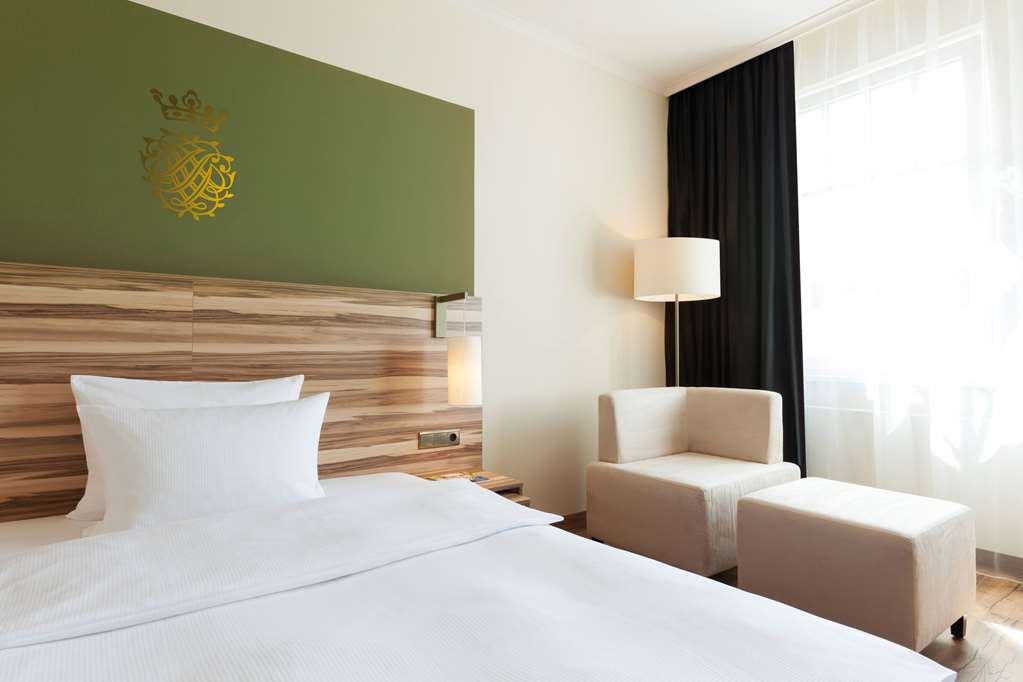 VIENNA HOUSE BY WYNDHAM THRINGER H-guestroom-Guest Room,On-Site.jpg