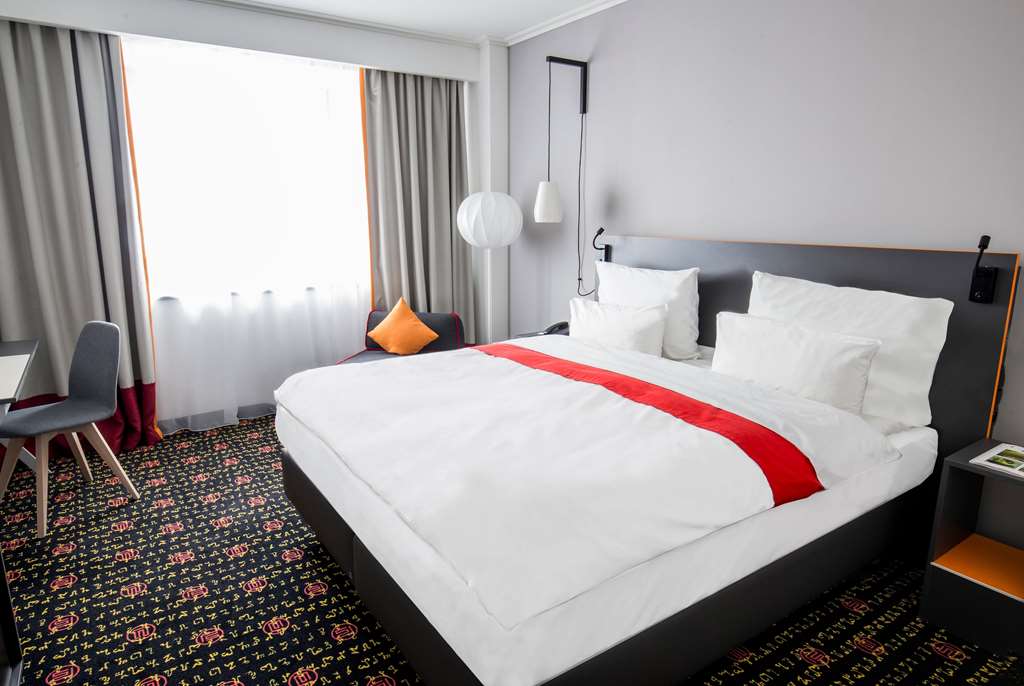 ViennaHouseEasyAirportBuchares-guestroom-Guest Room,On-Site.jpg