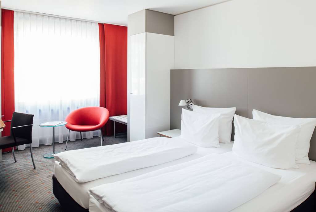 VIENNA HOUSE EASY BY WYNDHAM STUTTG-guestroom-Guest Room,On-Site.jpg