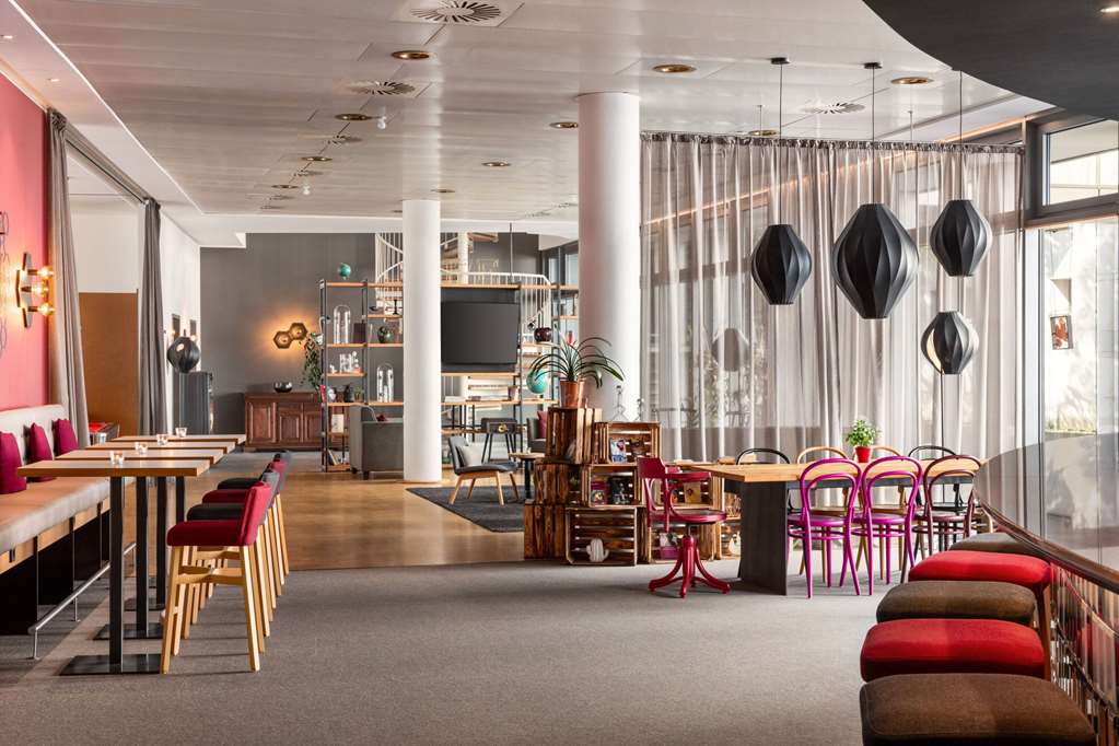 Vienna House Easy Trier-guestroom-Sitting area,On-Site.jpg