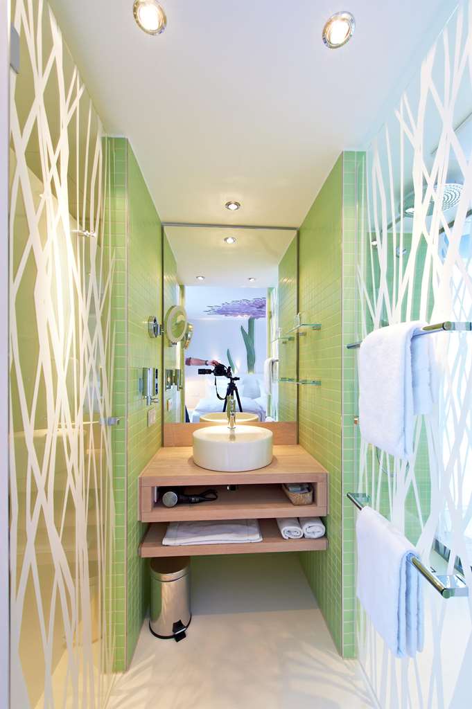 HOTEL RESTAURANT SCHWANEN-guestroom-Guest Room,Bathroom,On-Site.jpg