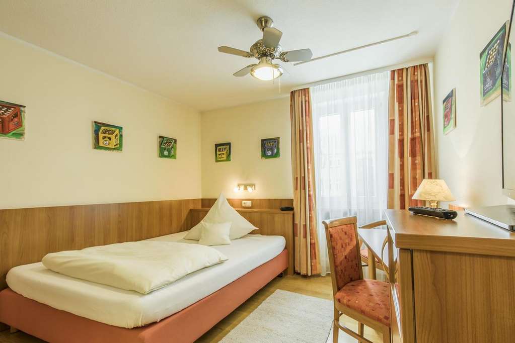 HOTEL BRUNNER-guestroom-Guest Room,On-Site.jpg
