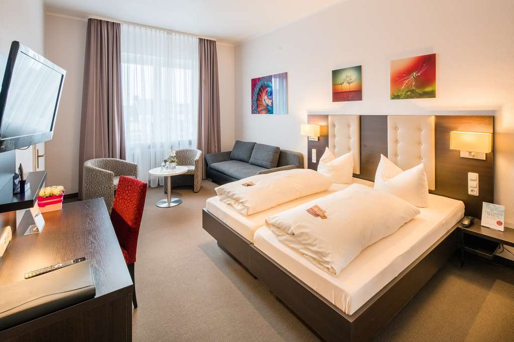 ART HOTEL MONOPOL-guestroom-Guest Room,On-Site.jpg