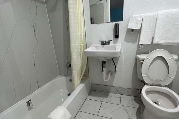  - Rodeway Inn Palestine