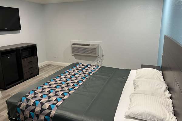  - Rodeway Inn Palestine