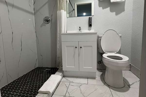  - Rodeway Inn Palestine