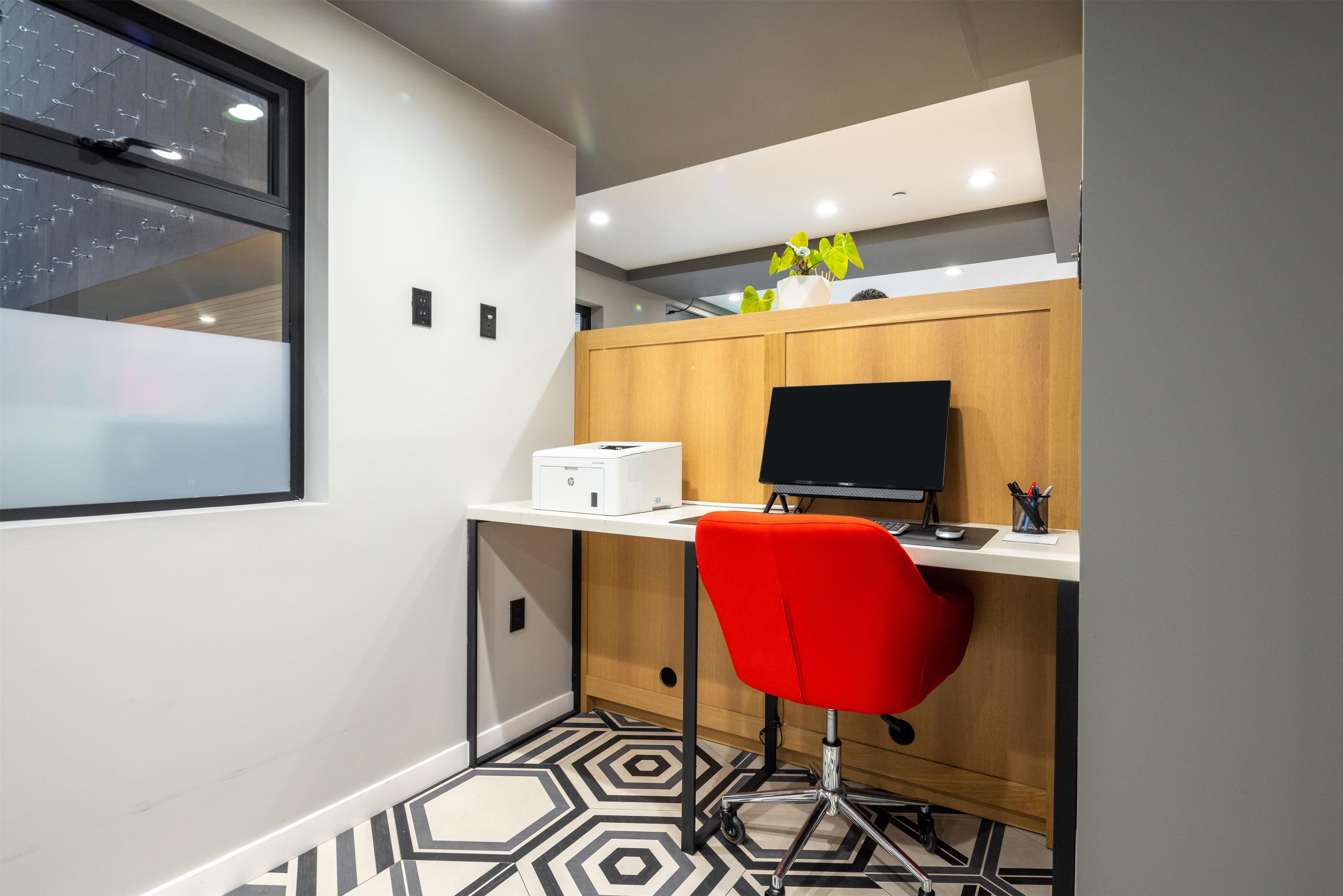 Business Center | Infinity Hotel San Francisco, Tapestry Collection by Hilton
