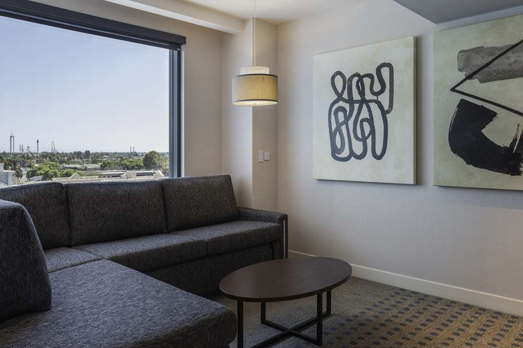 HILTON BUENA PARK ANAHEIM-guestroom-Guest Room,On-Site.jpg