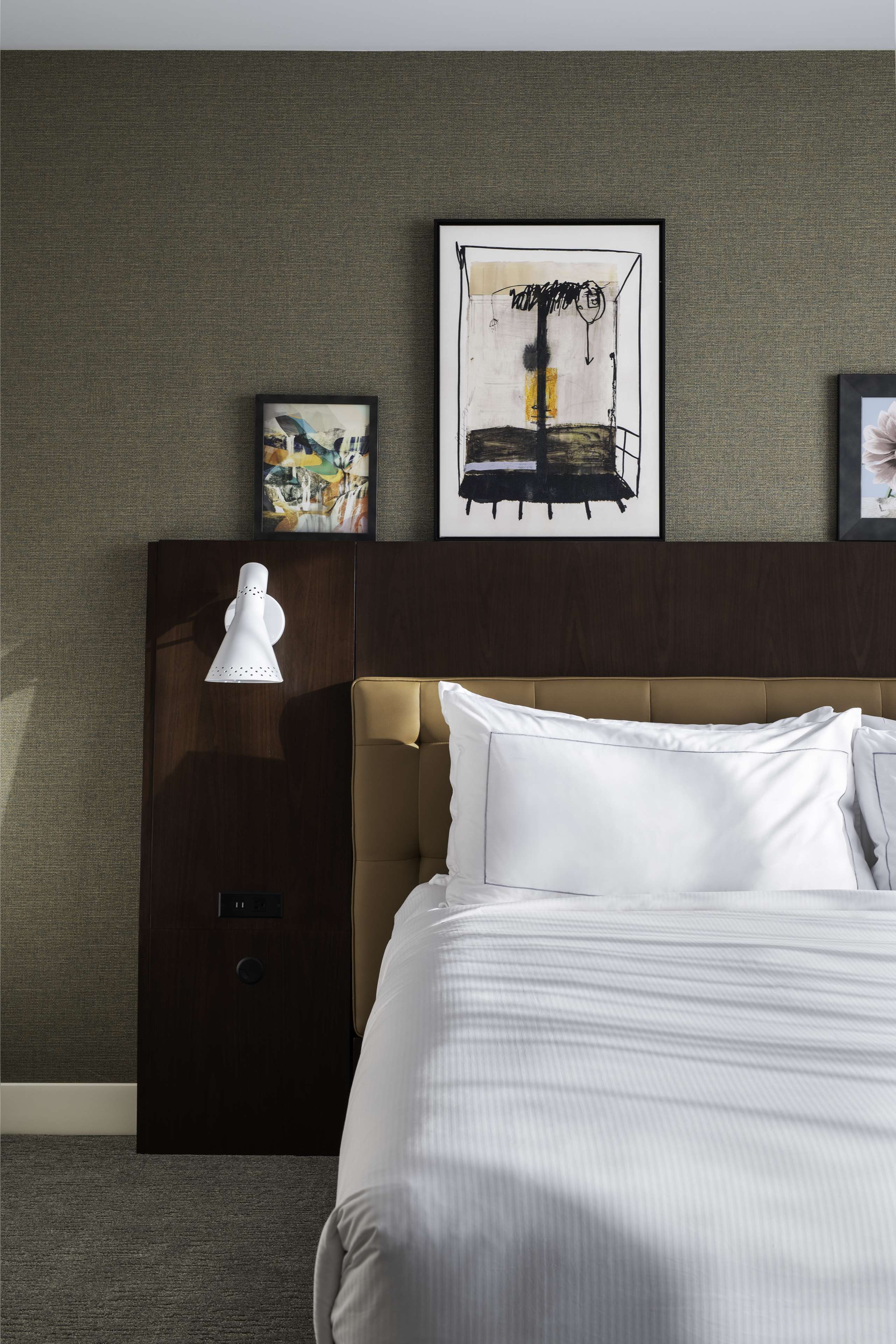 Hilton Buena Park Room Type - 2 QUEEN BEDS POOL VIEW