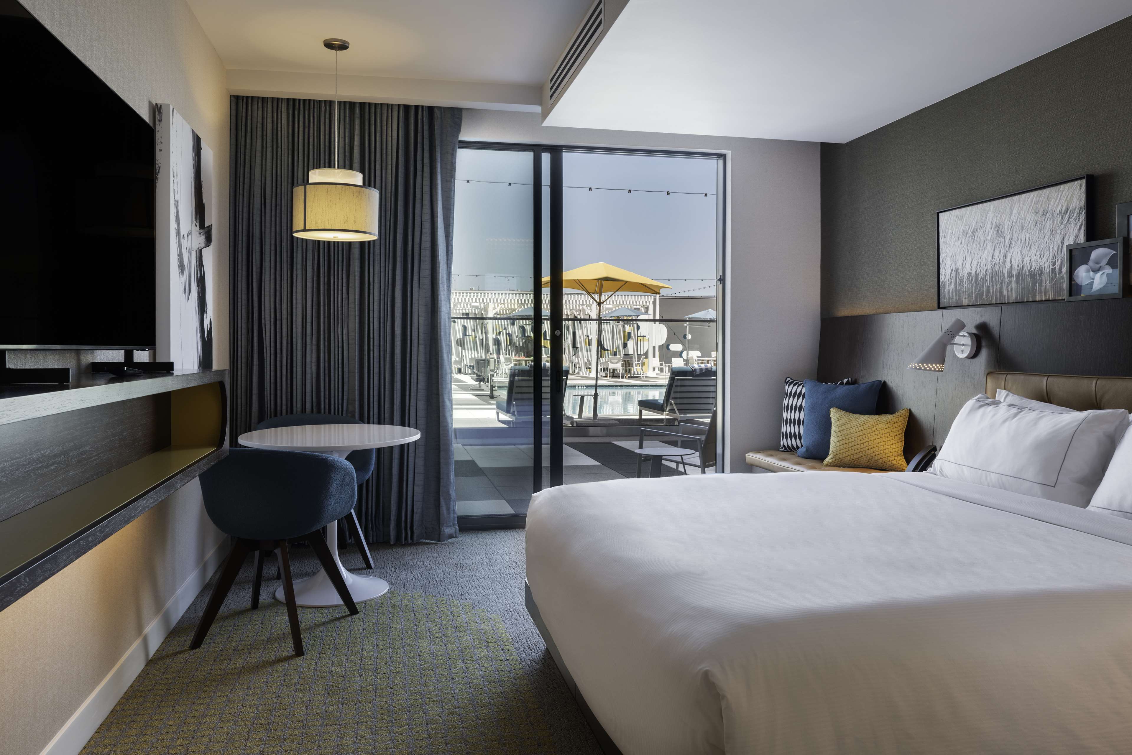 Hilton Buena Park Room Type - 1K MB ACC TUB POOL DECK