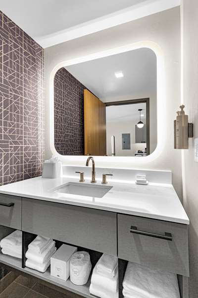 Guest Room,Bathroom,On-Site