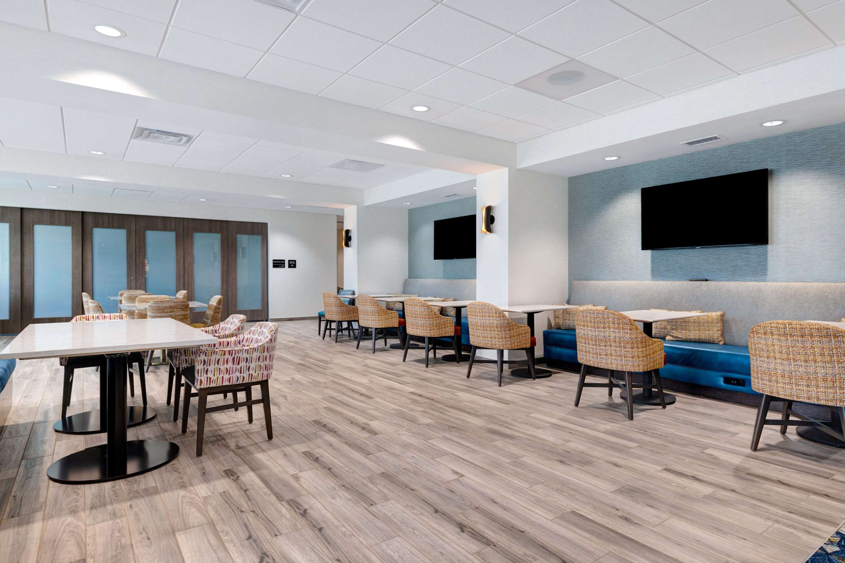 Lobby | Hampton Inn Chicago Orland Park