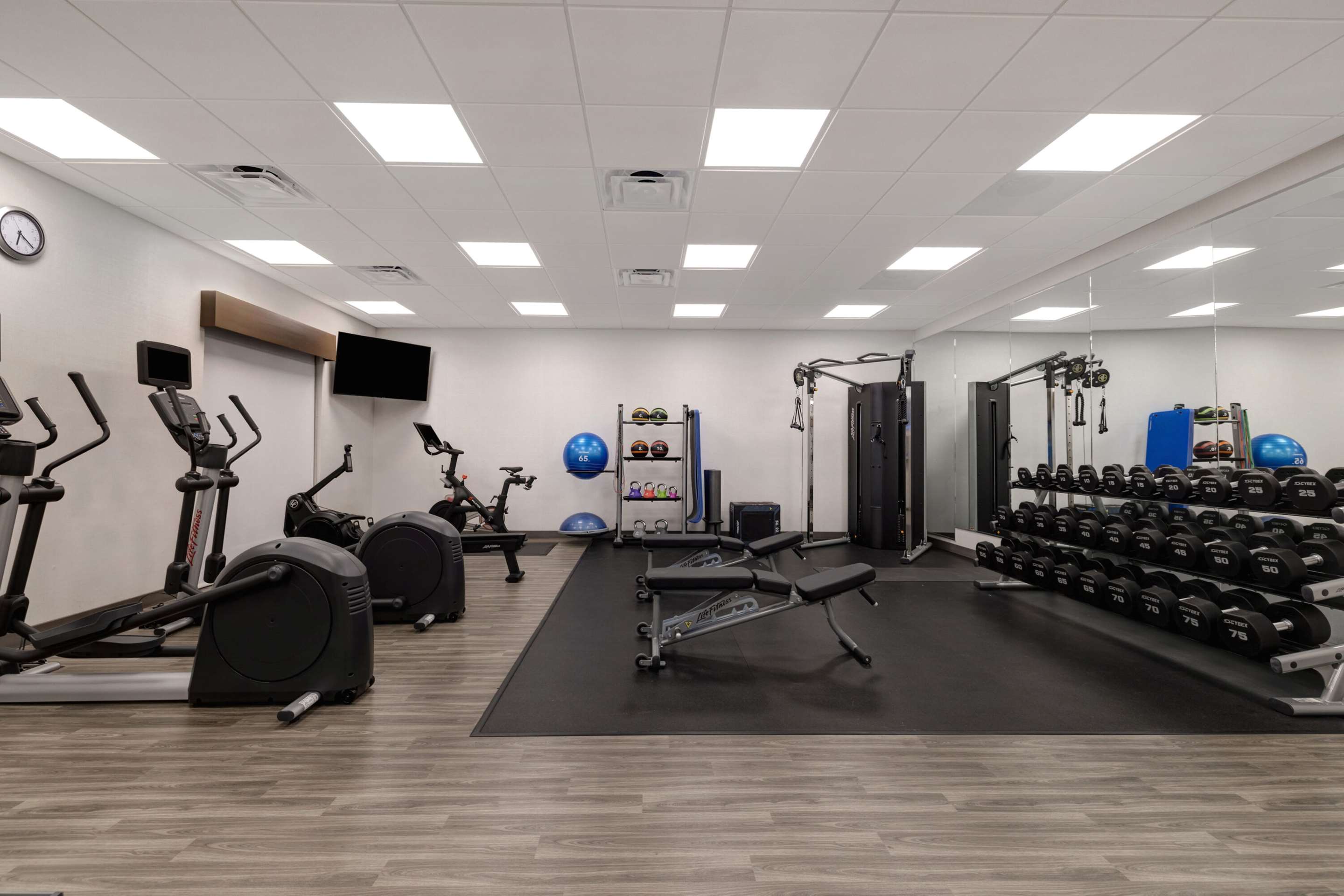 Health club fitness center gym | Hampton Inn Chicago Orland Park